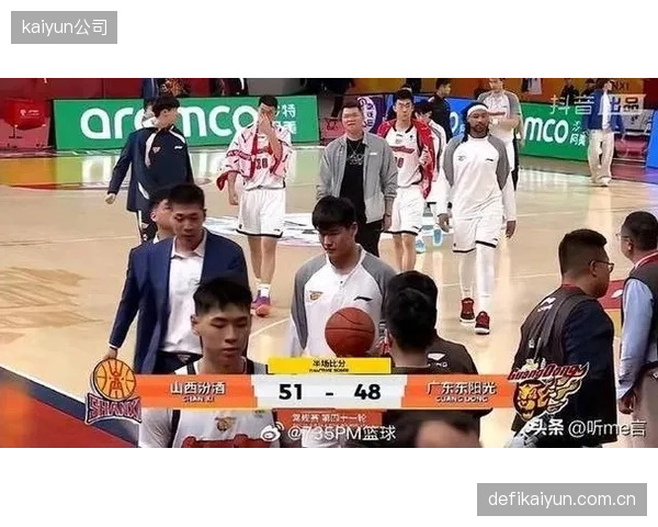 山西队后卫贾明儒凭借高效的替补火力输出，荣获赛季最佳第六人奖项。